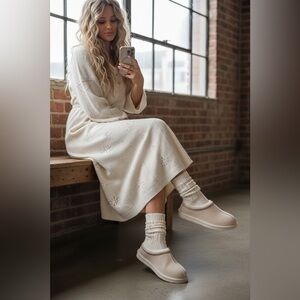 NIB Brand New Sparks Very G Cream Faux Fur Vegan Suede Slippers Slides Shoes